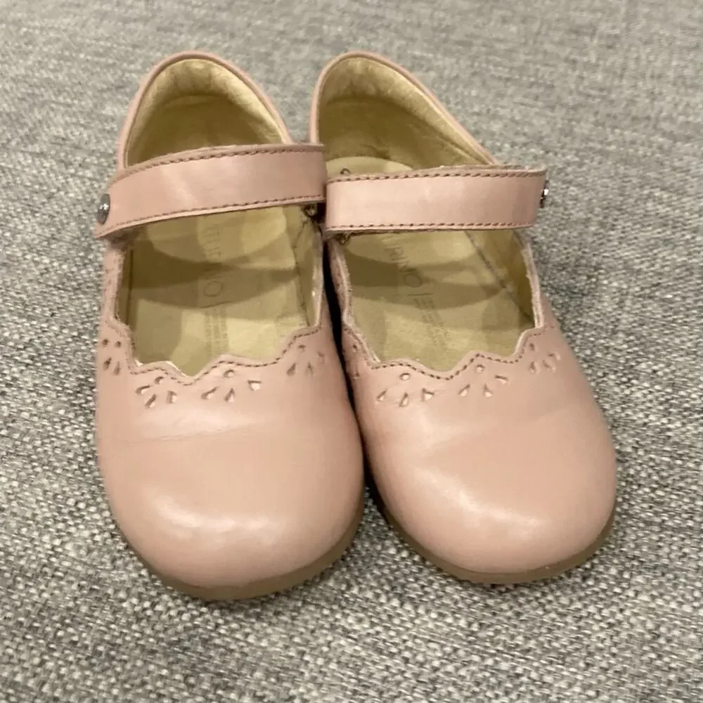 Naturino size EU 24 (like to US 7.5) nude Mary Jane leather dress shoes VGUC